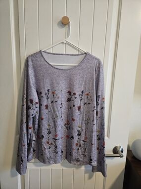 Women's Lavender Floral Long-Sleeve Tee